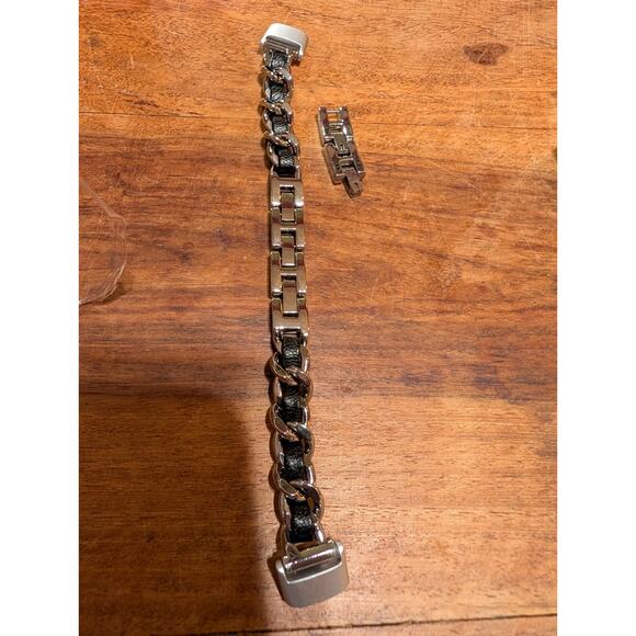 Fitbit Luxe OEM Charger and Replacement Bands (8) Bundle Including Siver Chain - Picture 3 of 10